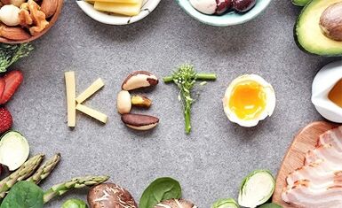 D'Essenz vun der Keto Diät fir Gewiichtsverloscht